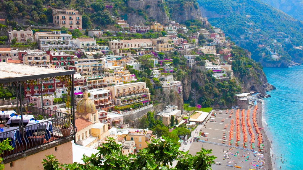 The Perfect Italian-Themed Gifts for the Ultimate Italy Enthusiast in Your Life