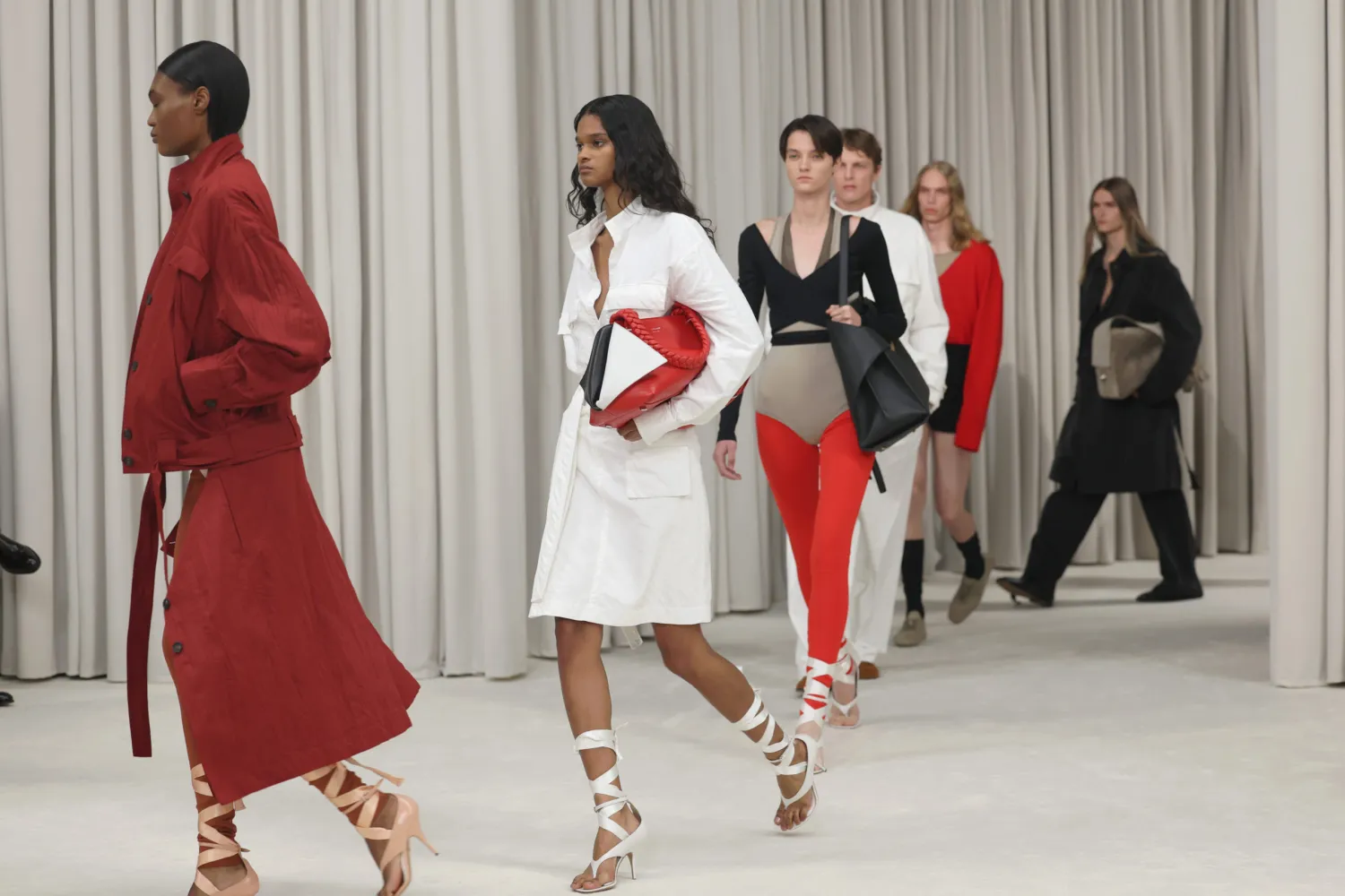 Unveiling Elegance: Discover the Captivating Allure of Ferragamo Fashion House’s Spring-Summer 2025 Collection