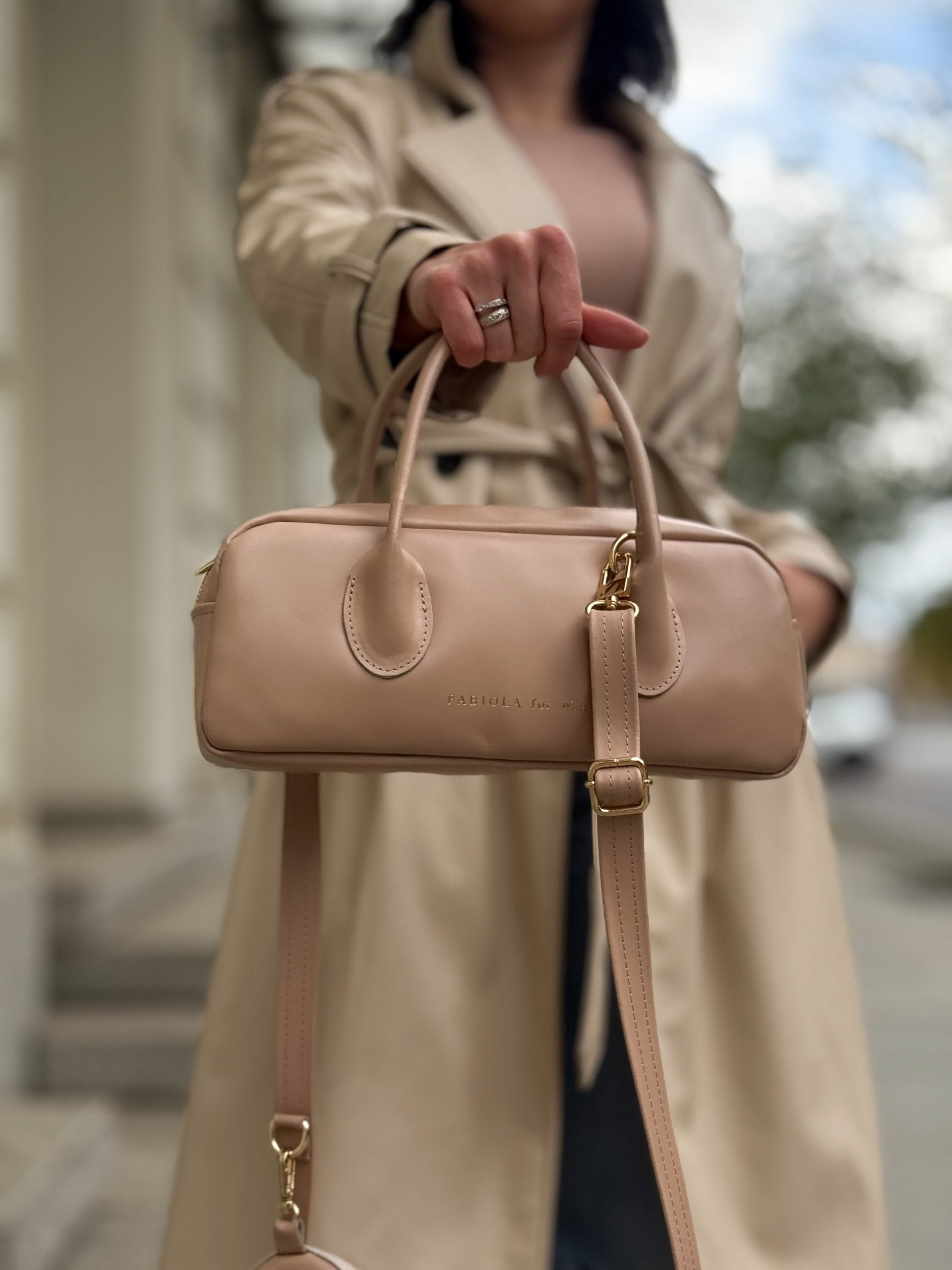 Embrace Elegance: The Baguette Bag Reimagined for Fall 2025 – Discover the Must-Have Accessory That Transforms Every Outfit!