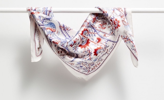 Elevate Your Style: How a Simple Silk Scarf Can Transform a Basic White T-Shirt into a Chic Statement Piece