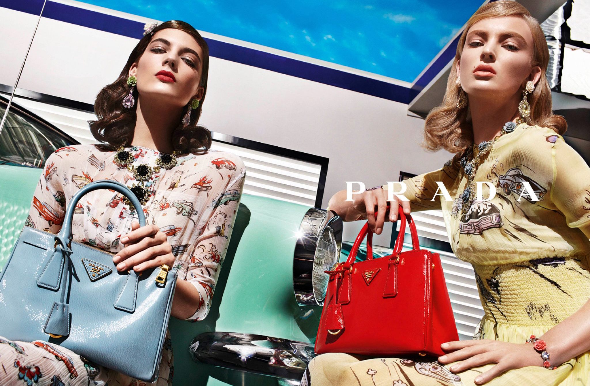 Unveiling Summer’s It-Bag: How Prada’s Galleria Dominates the Fashion Trends