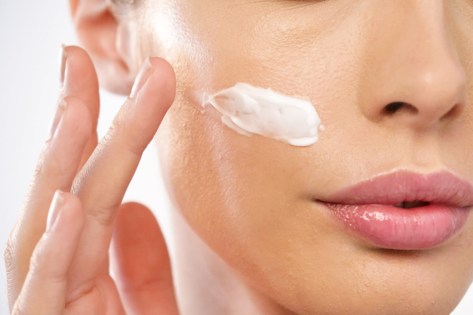 Moisturizing is the basis of skin care!