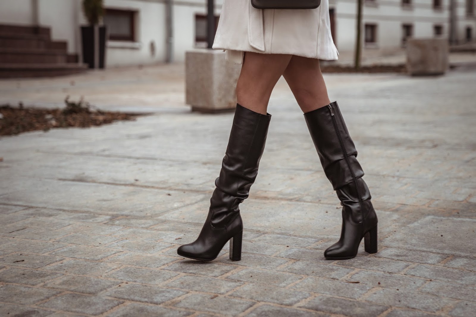 Elegant Dresses Plus Knee-High Boots: A Duo For Frosty Outings!